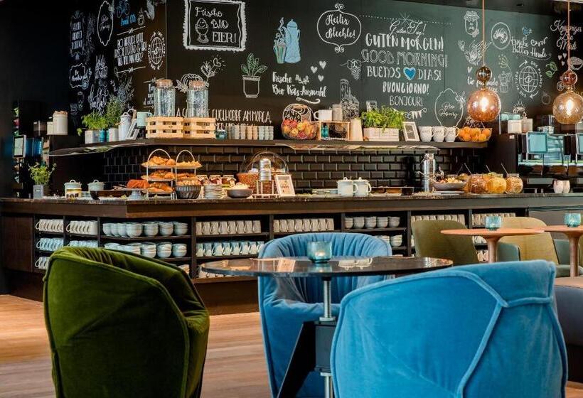 Motel One Stuttgart Hauptbahnhof