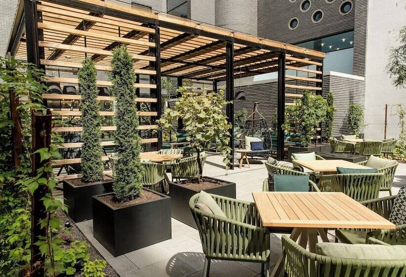 Motel One Stuttgart Hauptbahnhof