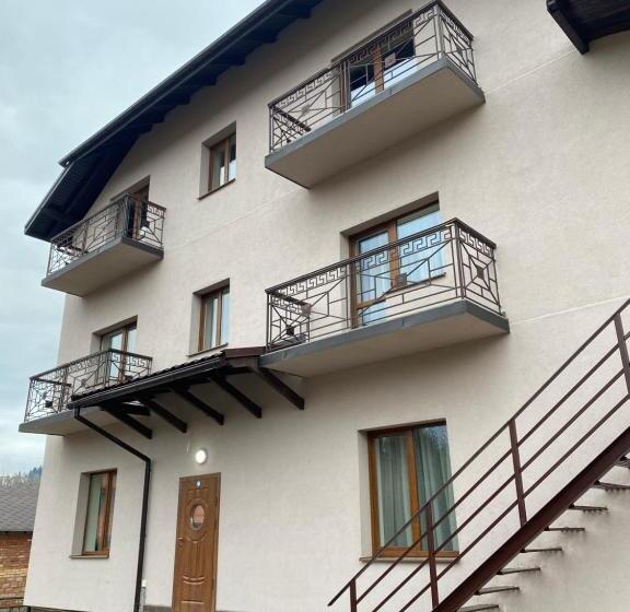 Pension (Hôtel basse catégorie) солодкий гранат