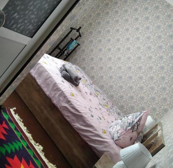 ペンション Guest House Art Postindoz