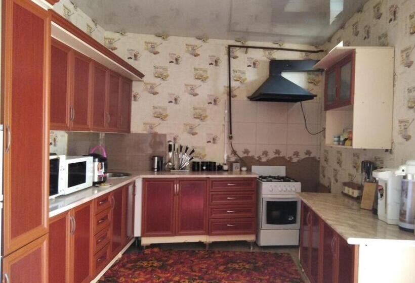 ペンション Guest House Art Postindoz