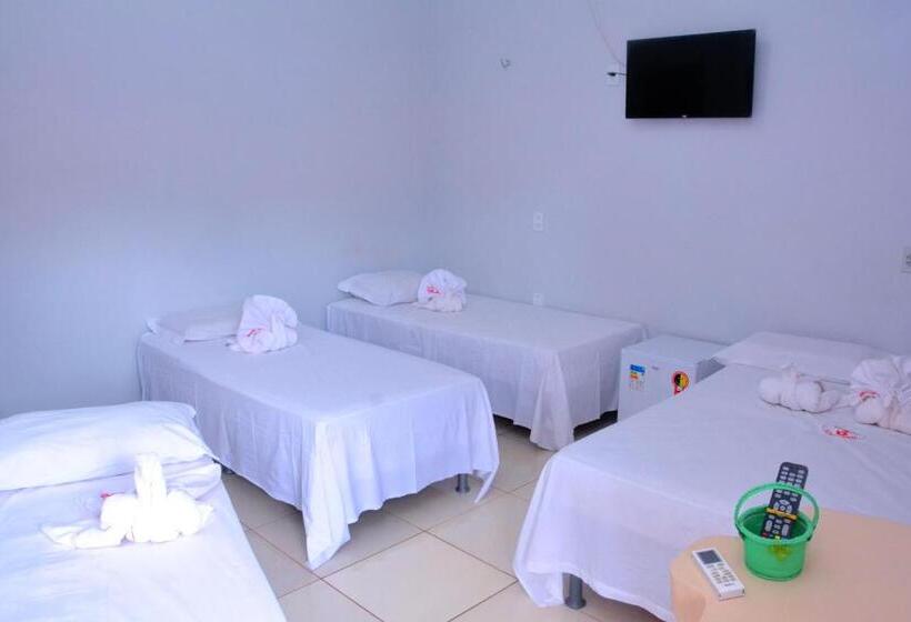 ペンション Pousada Universal