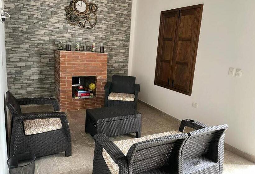 بنسيون Villa Paulina