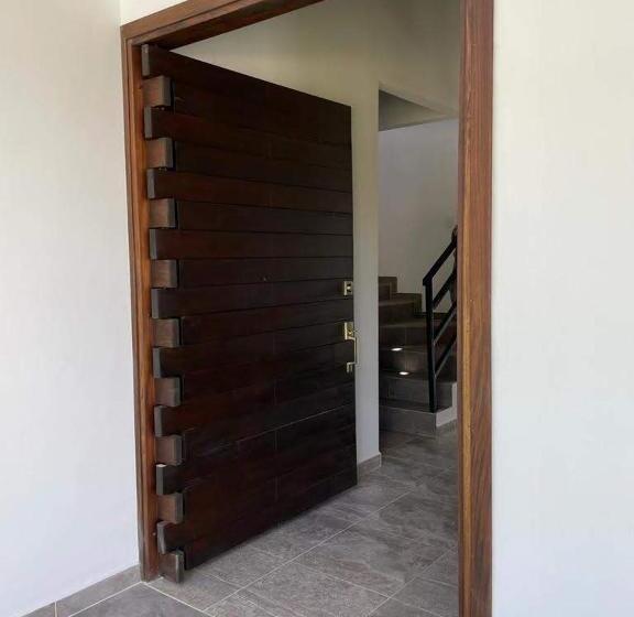 بنسيون Villa Paulina