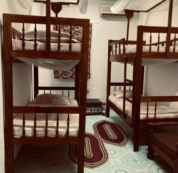 Sanaa Hostel