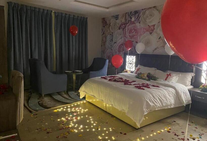 أزد للشقق المخدومة