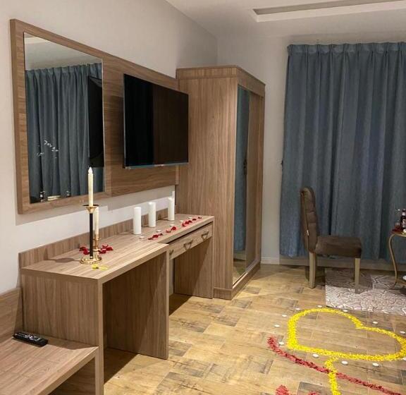 أزد للشقق المخدومة