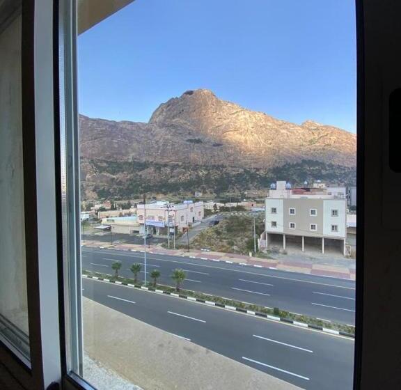 أزد للشقق المخدومة