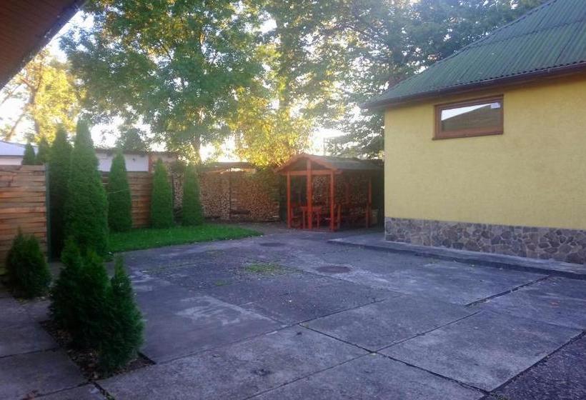 Auberge Hôtelière садиба у яноша