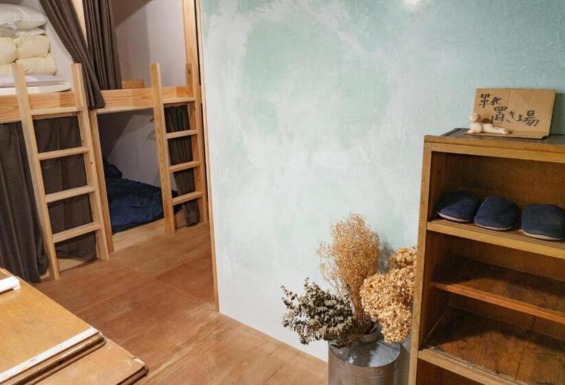 Общежитие ゲストハウス さんかくワサビ Guest House Sankaku Wasabi