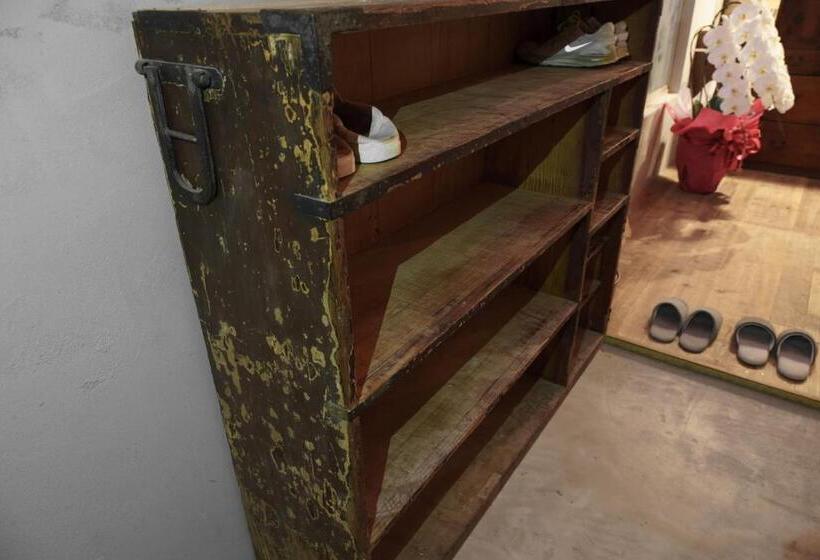 Общежитие ゲストハウス さんかくワサビ Guest House Sankaku Wasabi