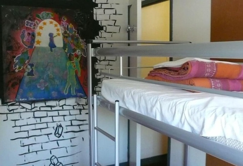 호스텔 Auberge De Jeunesse Hi Grenoble