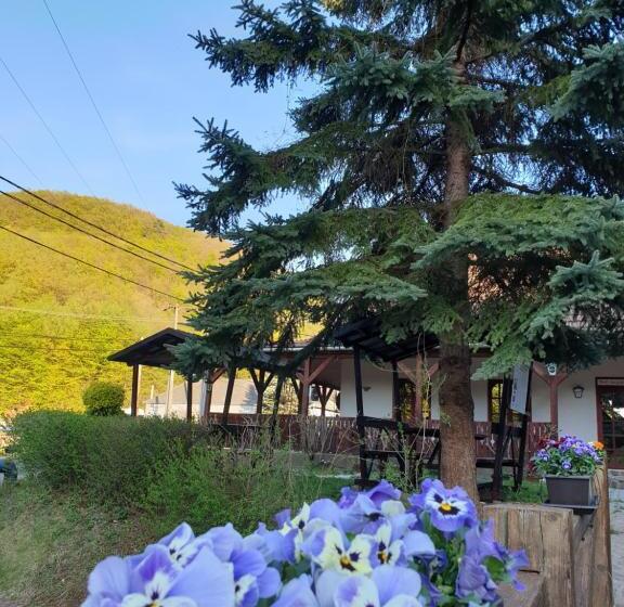 Общежитие Fakanalas Fogadó