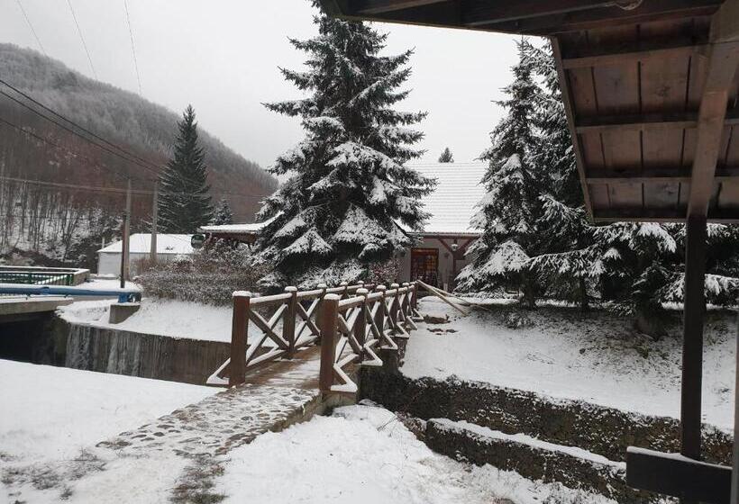 Общежитие Fakanalas Fogadó