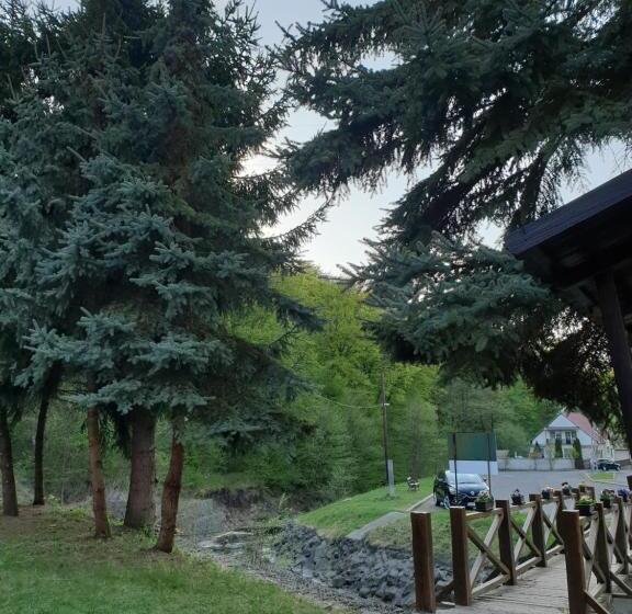 Общежитие Fakanalas Fogadó