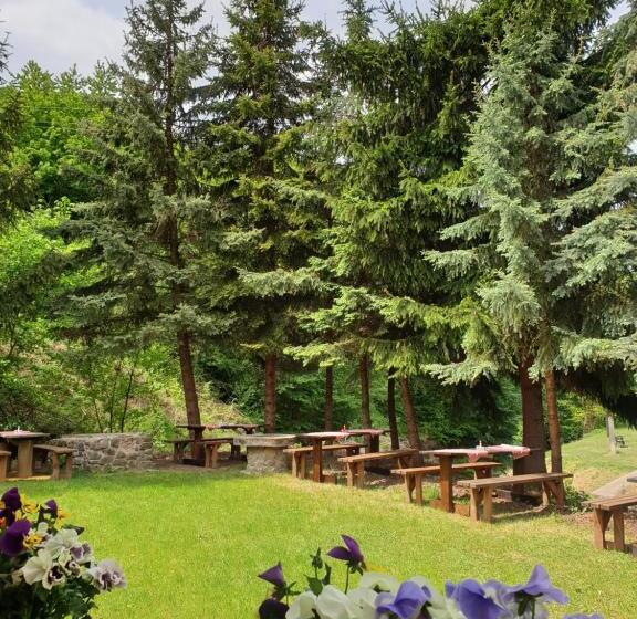 Общежитие Fakanalas Fogadó