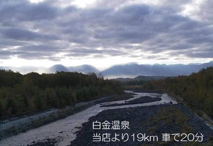 Bed and Breakfast カフェロッジ Touch Wood