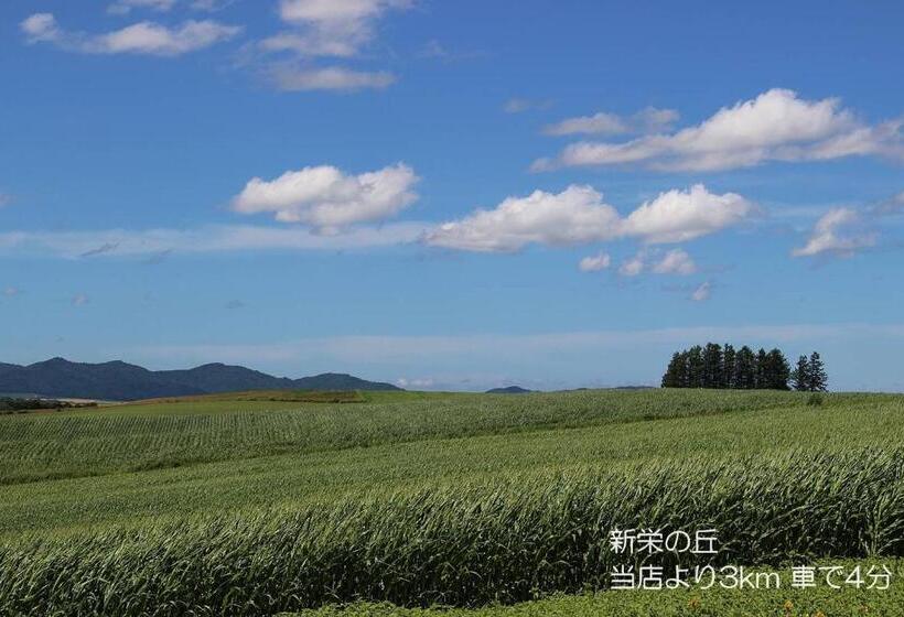 Bed and Breakfast カフェロッジ Touch Wood