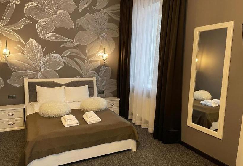 هتل готельно рестораний комплекс Silver