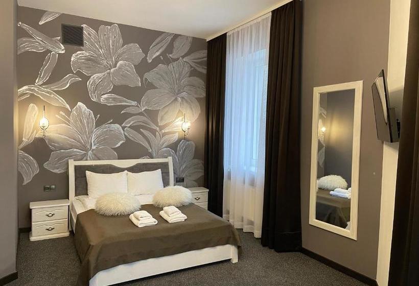 هتل готельно рестораний комплекс Silver