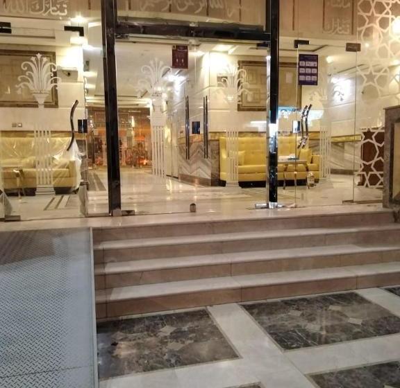 ホテル المختارون الأول