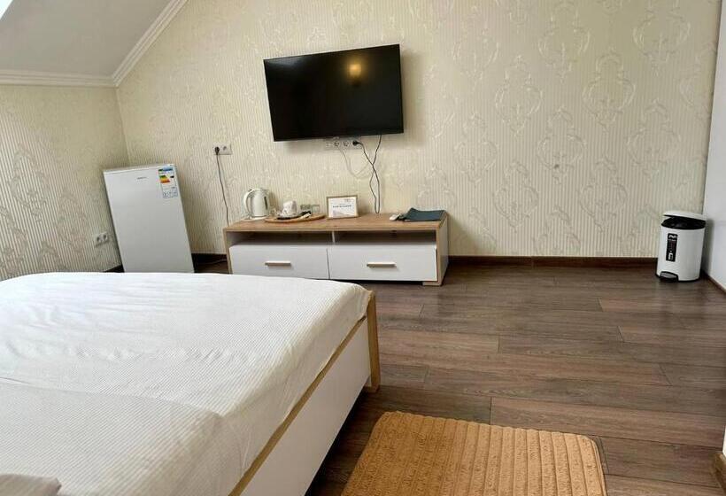 هتل львівський