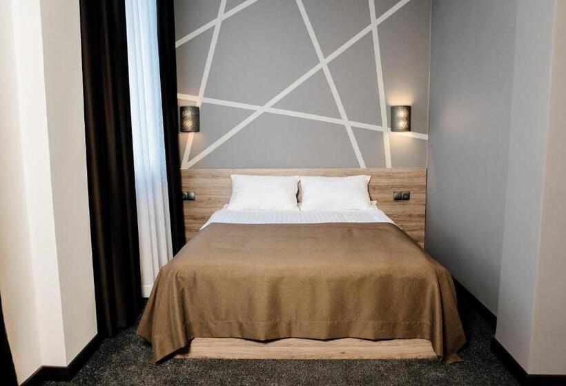 هتل готельно рестораний комплекс Silver