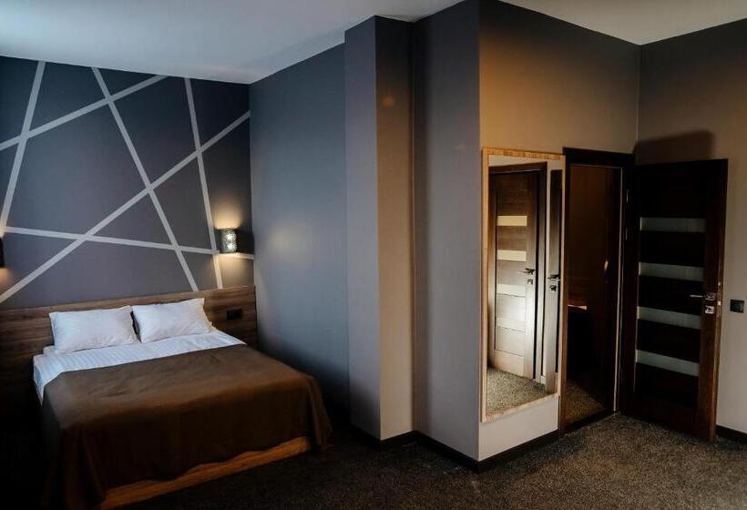 هتل готельно рестораний комплекс Silver