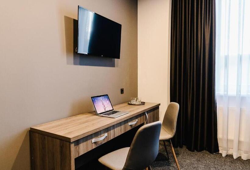 هتل готельно рестораний комплекс Silver