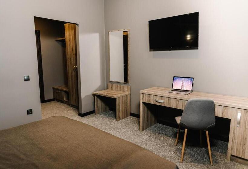 هتل готельно рестораний комплекс Silver