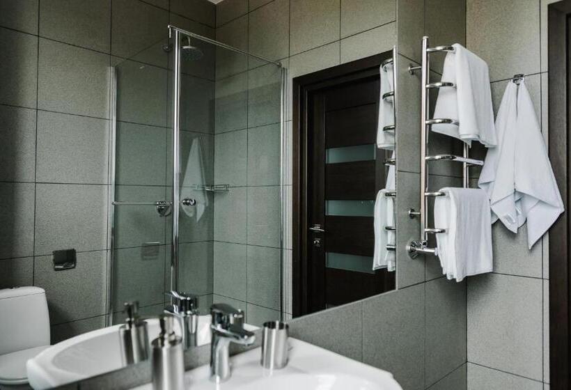 هتل готельно рестораний комплекс Silver