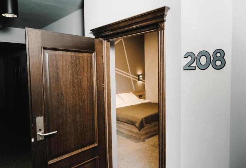 هتل готельно рестораний комплекс Silver