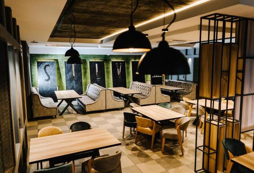 هتل готельно рестораний комплекс Silver