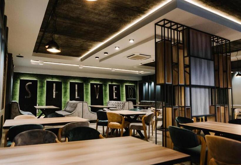 هتل готельно рестораний комплекс Silver