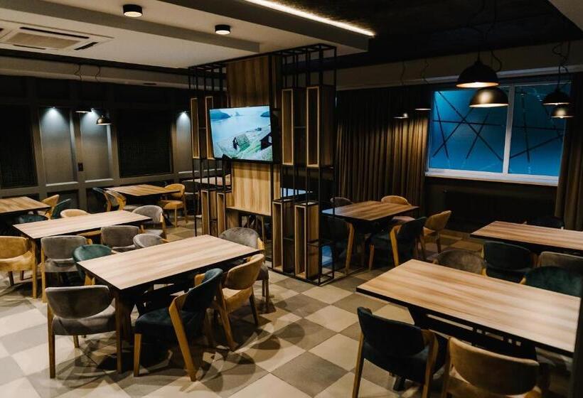 هتل готельно рестораний комплекс Silver