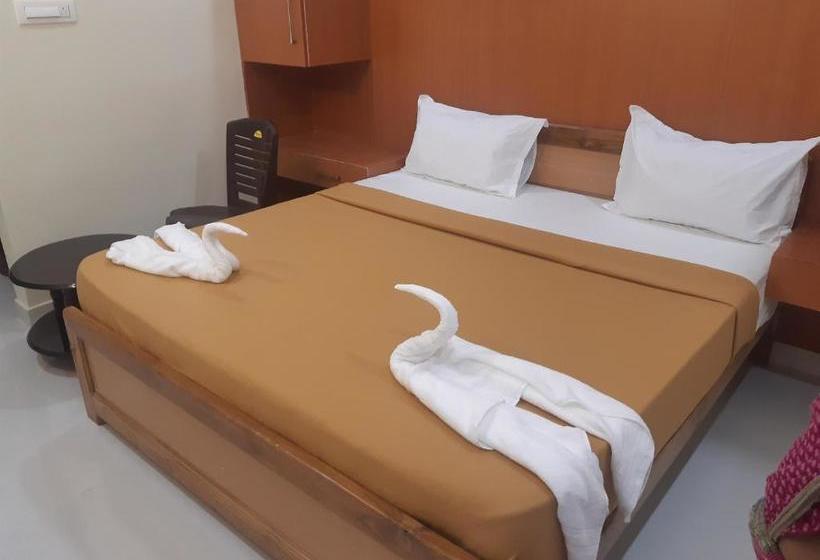 酒店 Aranmagan Residency