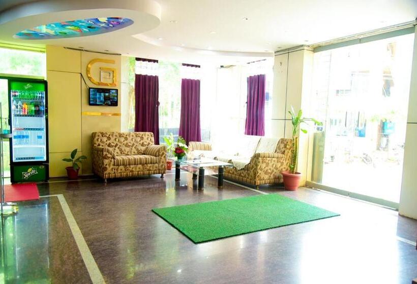 בית מלון כפרי Grand Plaza