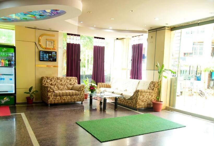 בית מלון כפרי Grand Plaza