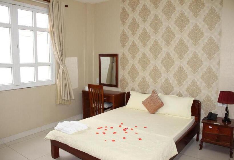 Otel Ngọc Mấy   đại Lợi