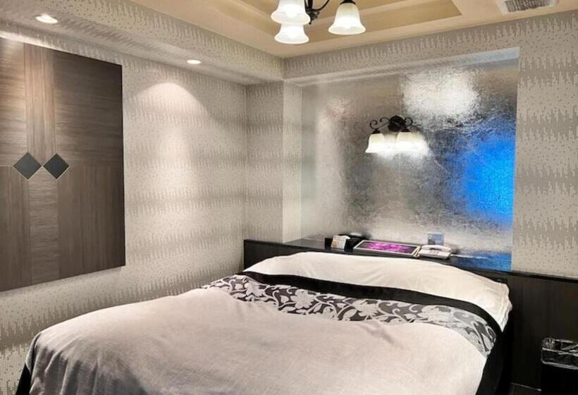 فندق Opus  Adult Only