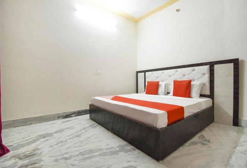 Отель Oyo 48981 Savera