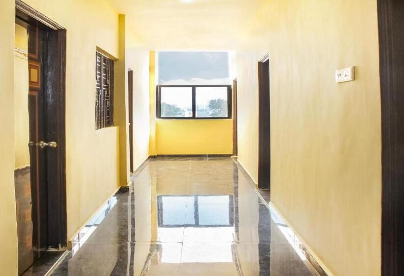 בית מלון כפרי Oyo 60781  Rm