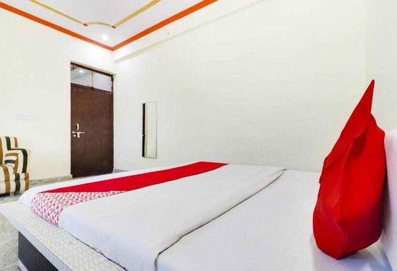 ホテル Oyo 72863 New Satkar