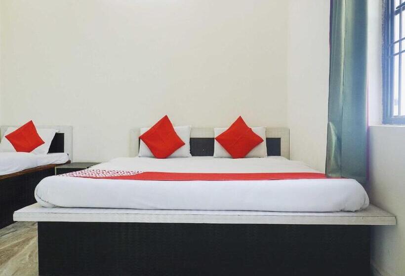 ホテル Oyo 72863 New Satkar