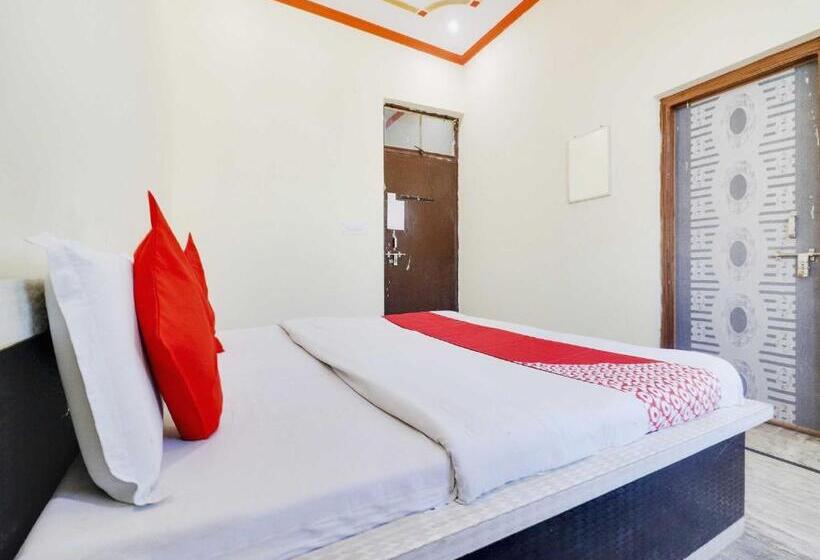 ホテル Oyo 72863 New Satkar