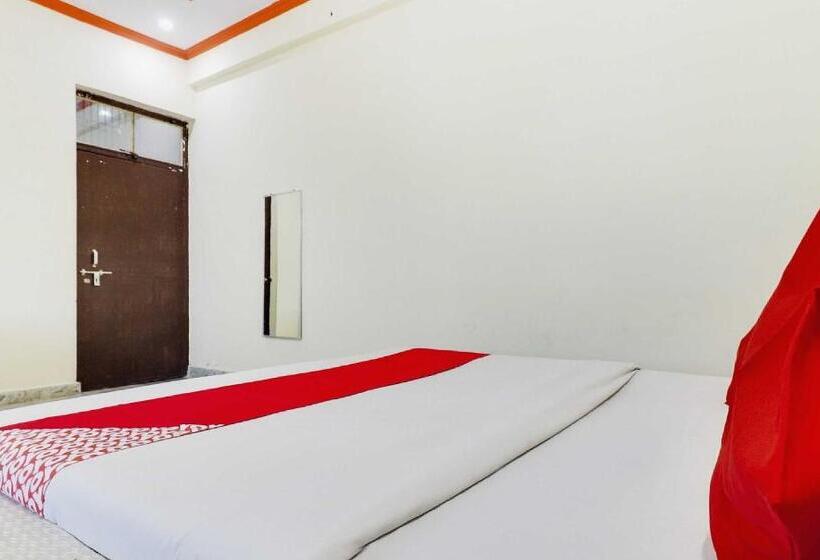 ホテル Oyo 72863 New Satkar