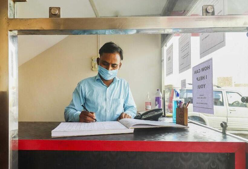 ホテル Oyo 72863 New Satkar