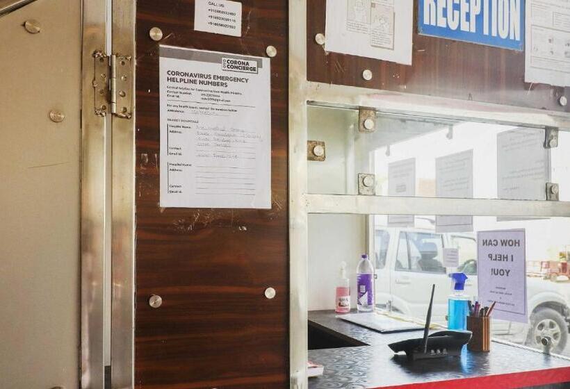 ホテル Oyo 72863 New Satkar