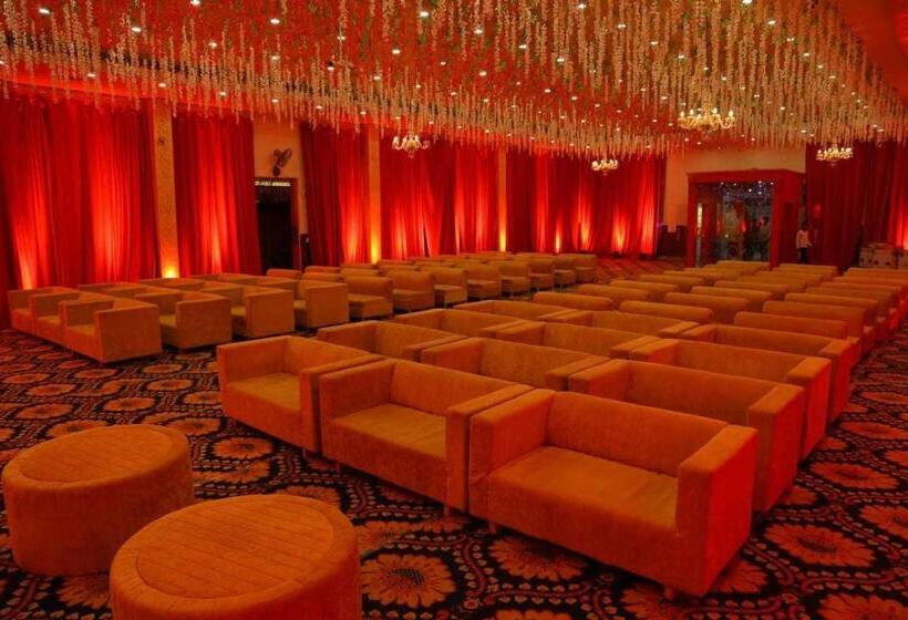 ホテル Oyo 72863 New Satkar