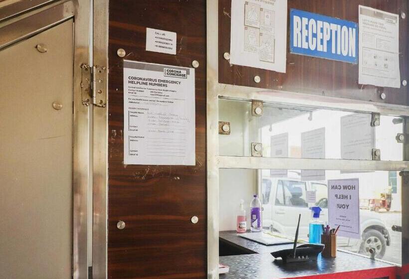 ホテル Oyo 72863 New Satkar